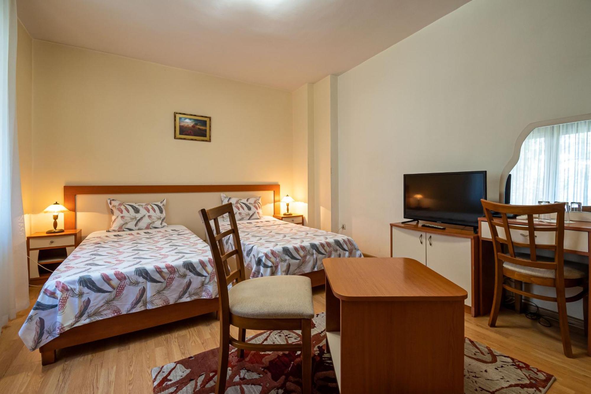 Primavera 1 Hotel Pazardzsik Kültér fotó
