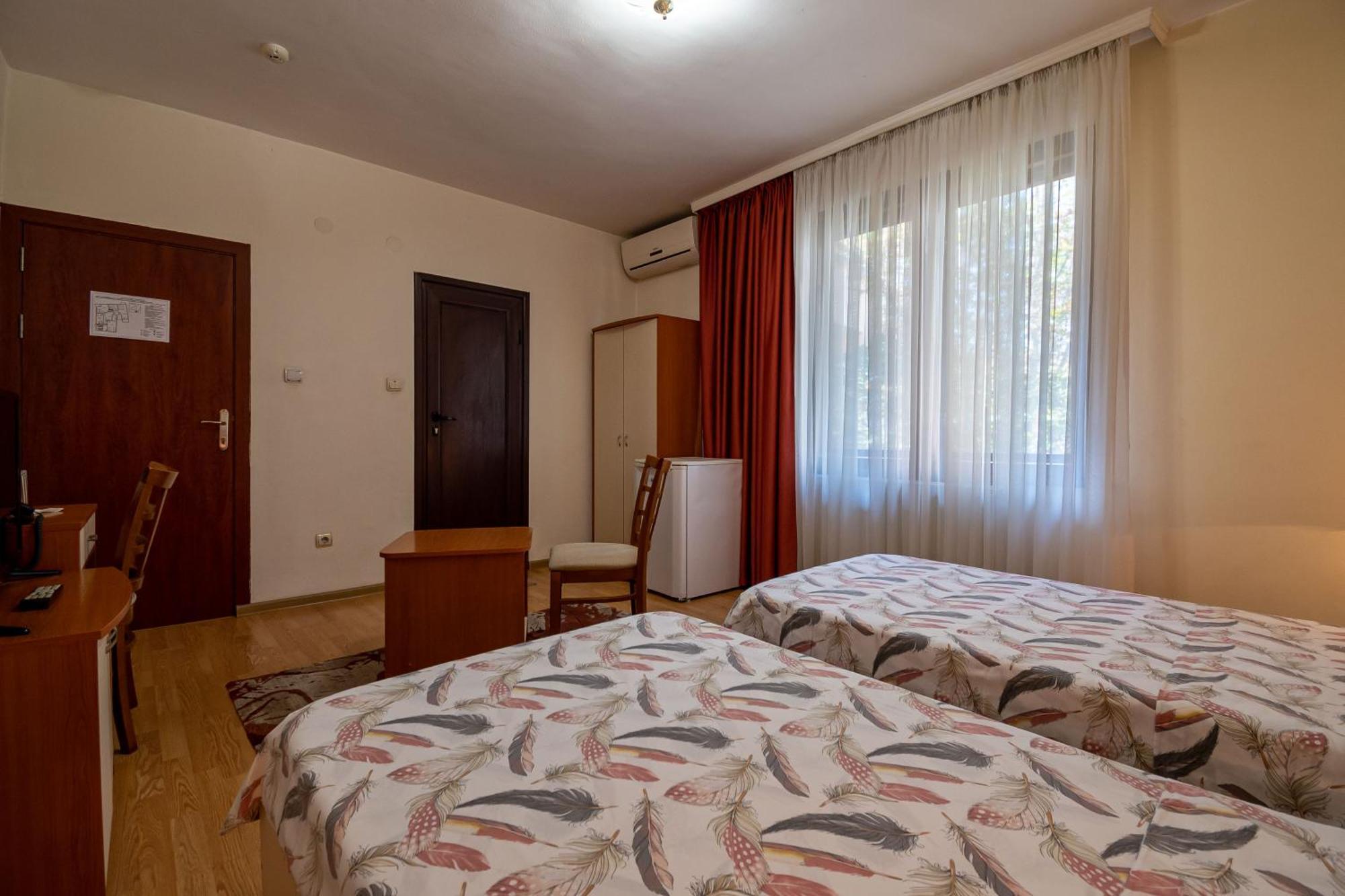 Primavera 1 Hotel Pazardzsik Kültér fotó
